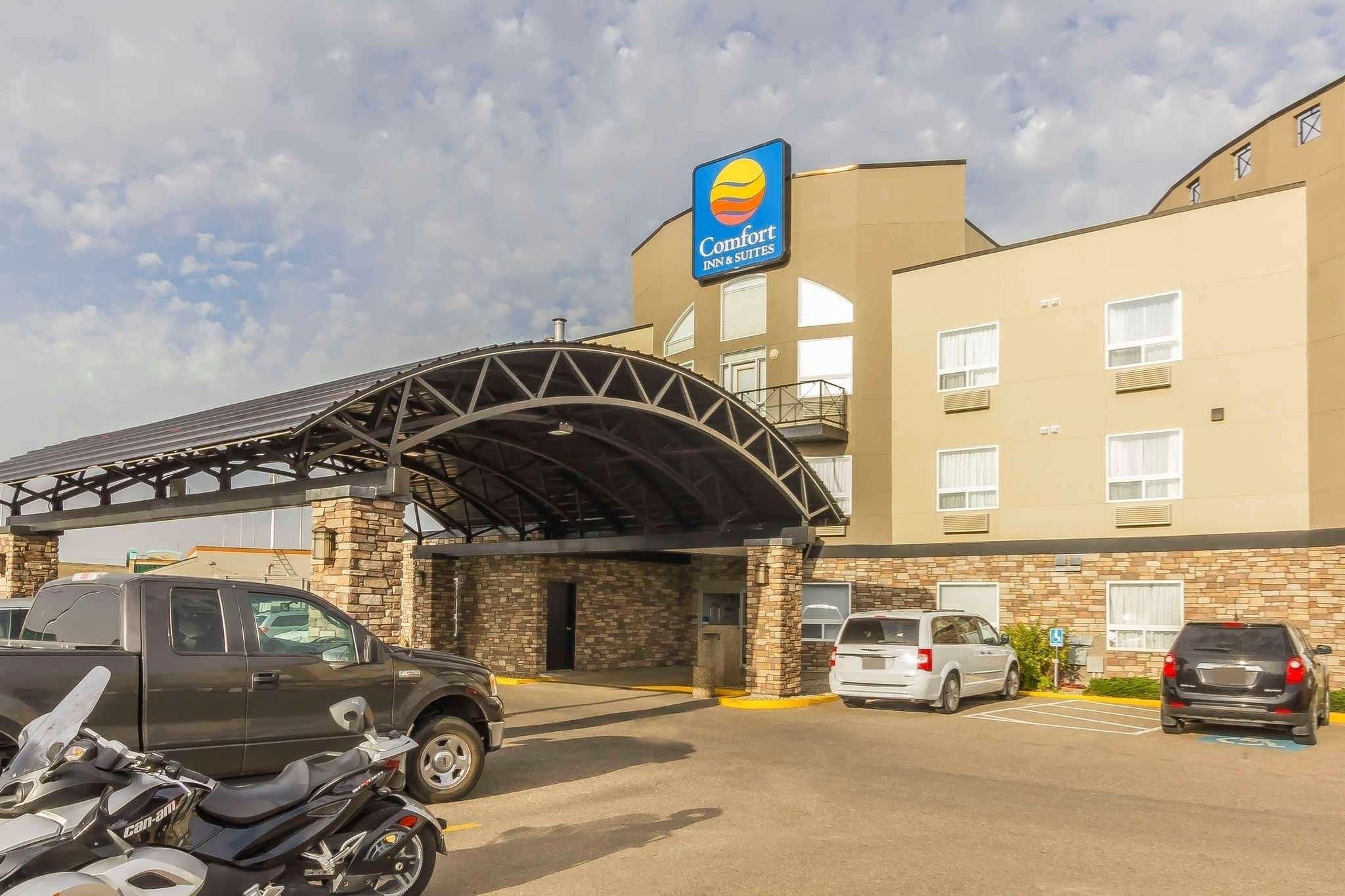 Comfort Inn & Suites Медисин-Гат Екстер'єр фото
